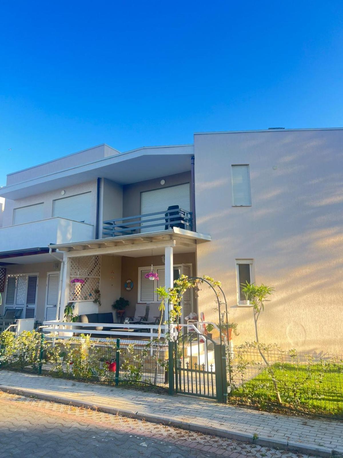 Deja Blue House Bay Of Lalzi Gjiri Lalzit Holiday home Durres